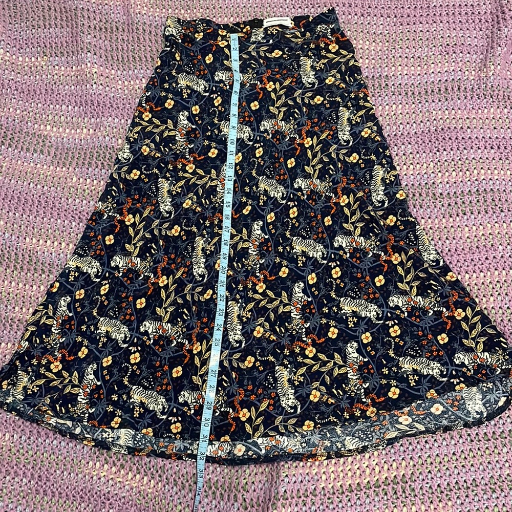 EUC Urban Outfitters White Tiger MIDI Skirt!